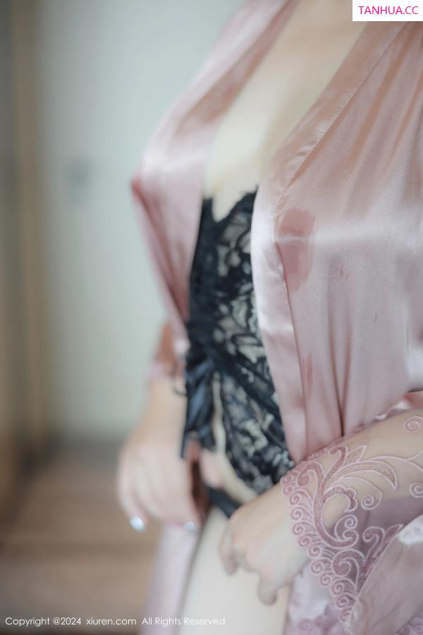 白柳汐 白柳汐 [XiuRen]高清写真图 2024.09.14 No.9159 白洁Bessie 黑丝美腿第30张图片